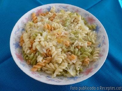 Espirals de pasta amb porros